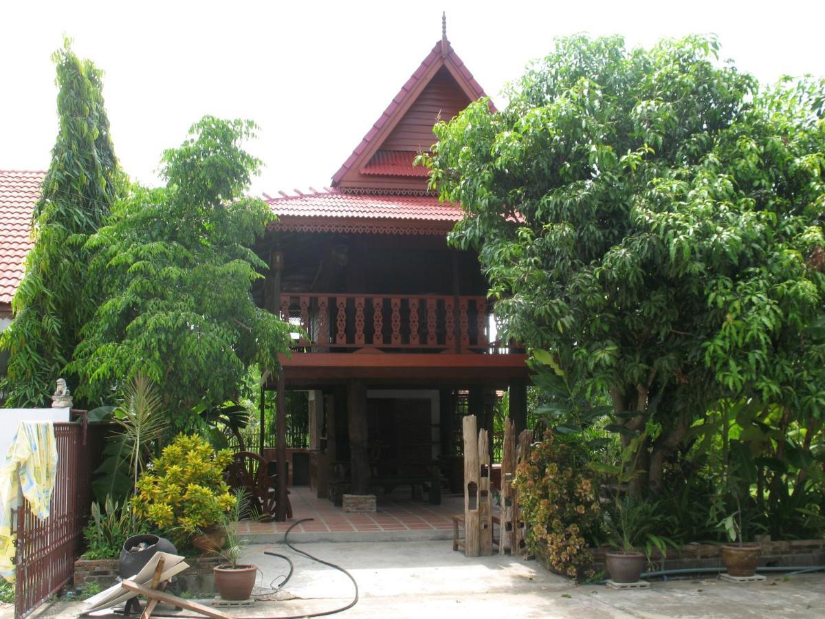 Hotel Teak House Chiang Mai Exterior foto