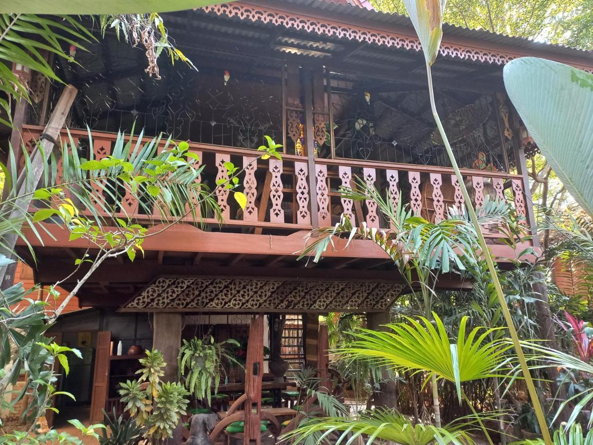 Hotel Teak House Chiang Mai Exterior foto